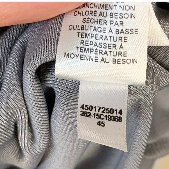 đź’°Chico's Easywear Grey Short Sleeve Stretchy Tee w Sparkly Rhinestones Sz 1 M/8 - Picture 8 of 8